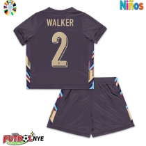 Camiseta Inglaterra Kyle Walker #2 Visitante Equipación para niños Eurocopa 2024 manga corta (+ pantalones cortos)